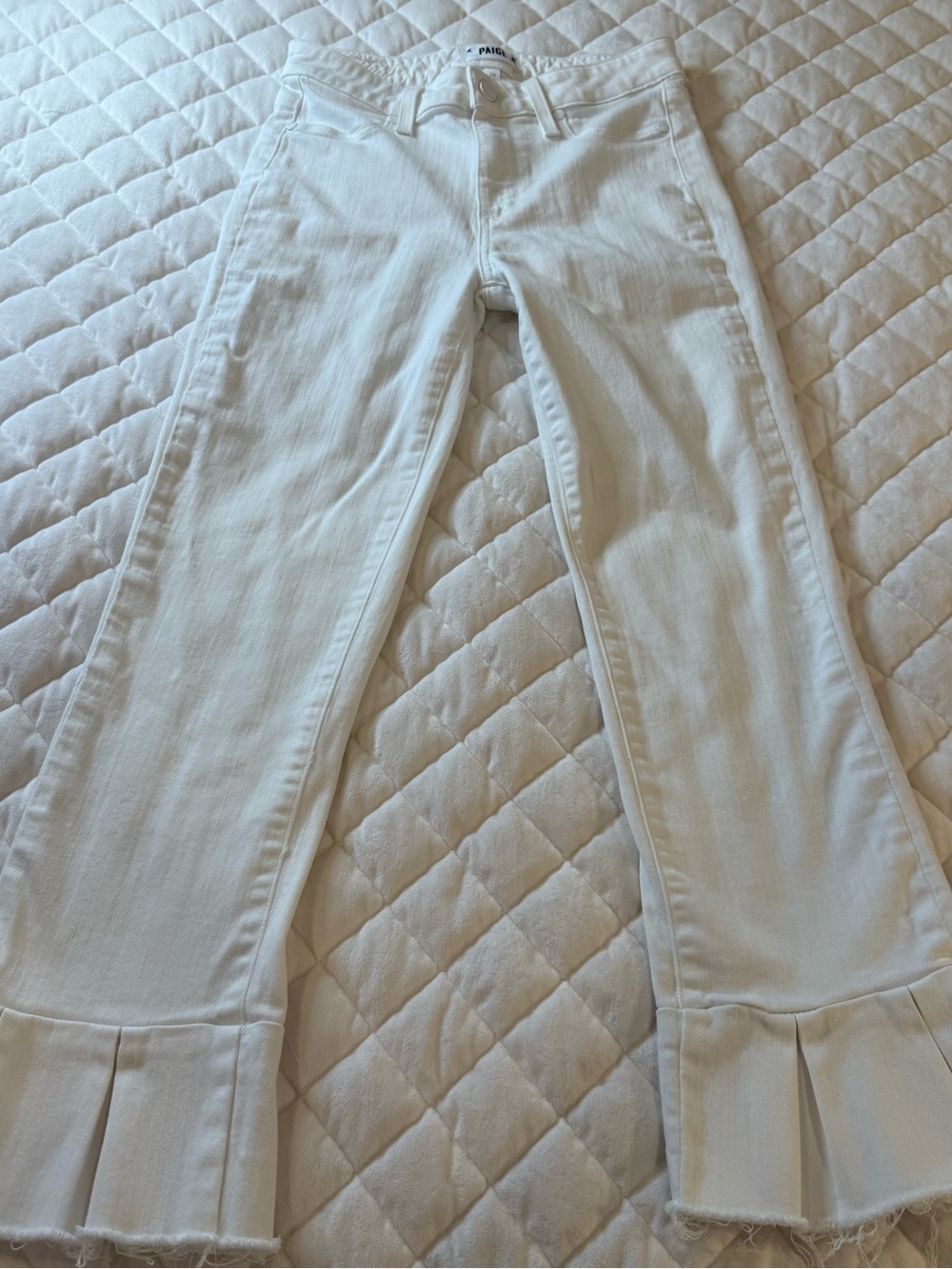 PAIGE Hoxton Straight Ruffle Hem Ankle Jeans White Size 26